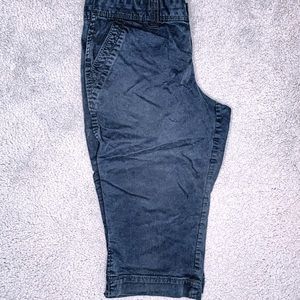 Old Navy black capris jeans!
